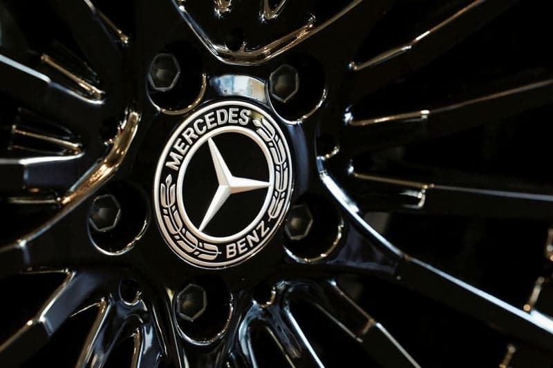 Mercedes' car sales down 12% in Q4 due to tariffs, competition