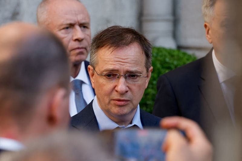 Featured image for article about Headlines