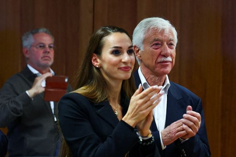 Featured image for article about Headlines