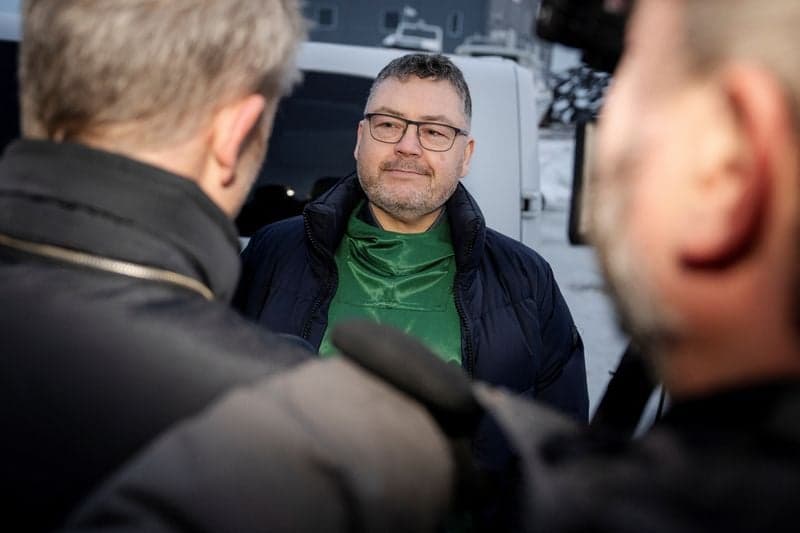 Greenland should hold talks with the US without Denmark, opposition leader says