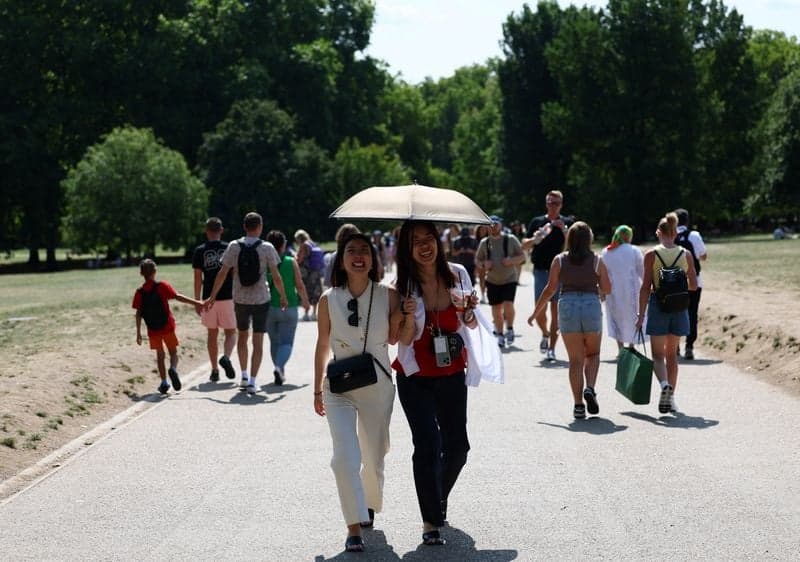 UK records hottest and sunniest year ever in 2025, says weather service