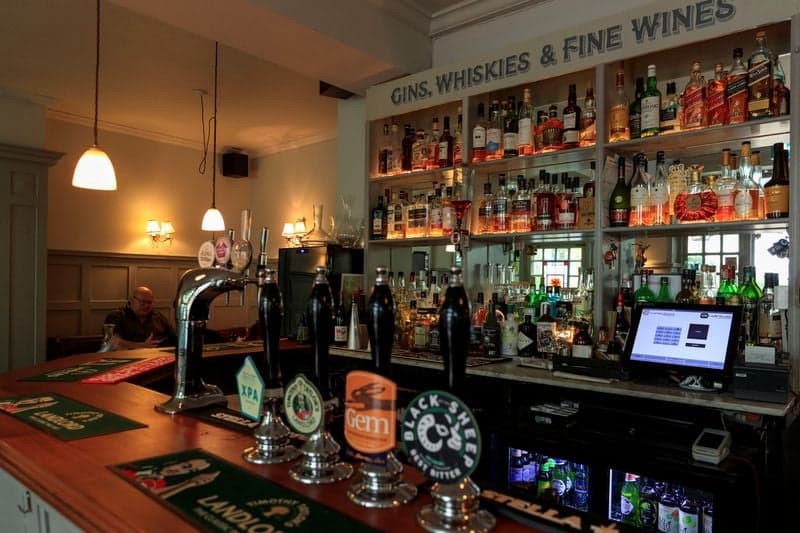 UK expected to soften business rates rise for pubs