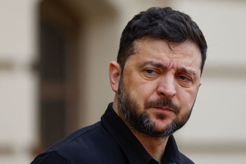 Featured image for article about Headlines