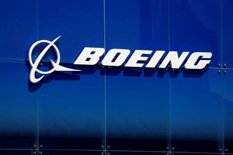 Image for Boeing needs to change its insular culture, CEO says in company-wide meeting 