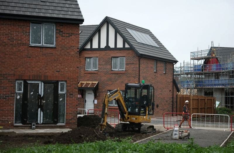 Image for UK house prices stagnate in November, Halifax says