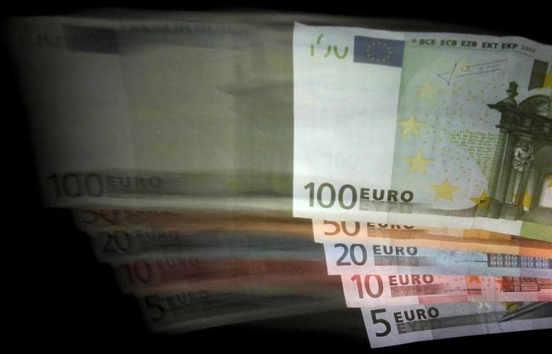 Image for Digital euro could drain up to 700 billion euros of deposits in bank run, ECB says