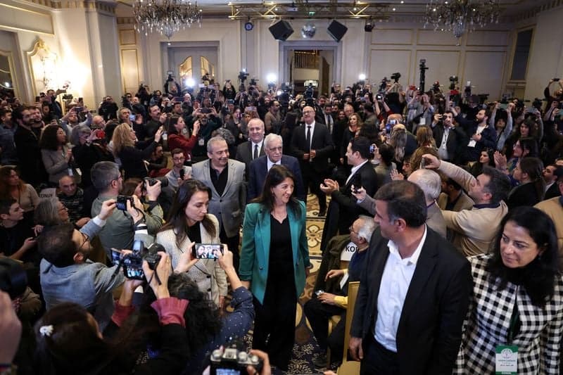 Featured image for article about Headlines