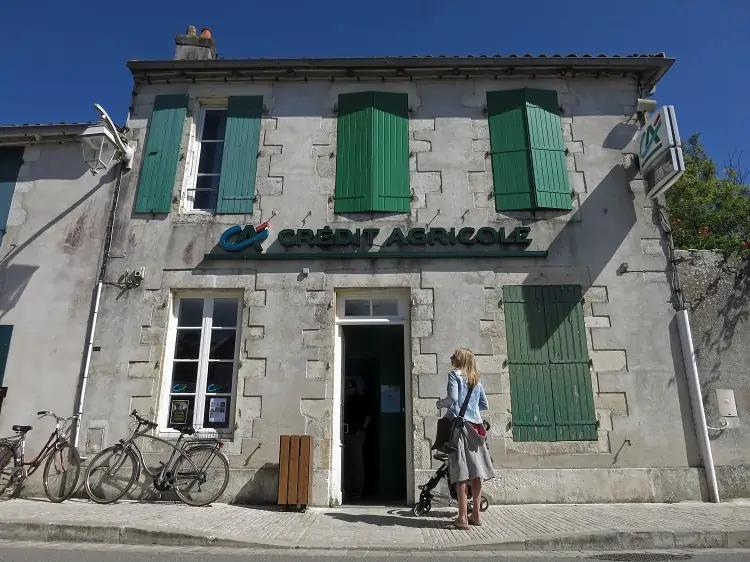 Featured image for article about Banking