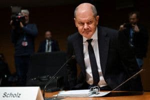 Featured image for article about Headlines