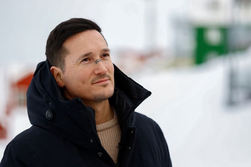 Featured image for article about Headlines