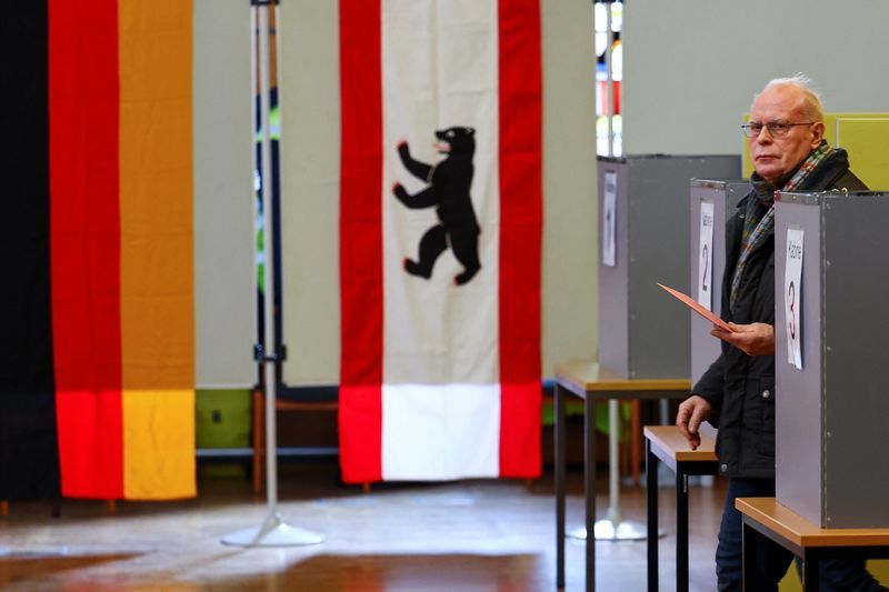 Featured image for article about Headlines