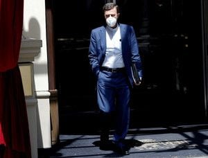 Featured image for article about Headlines