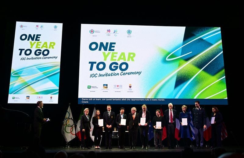 Featured image for article about Headlines