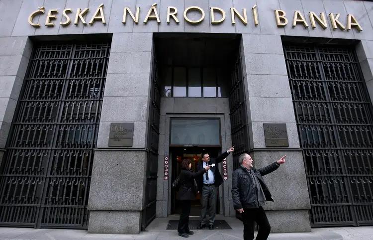 Featured image for article about Banking