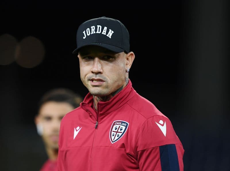 Featured image for article about Headlines