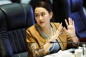 Featured image for article about Headlines