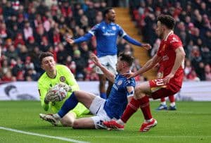 Featured image for article about Headlines