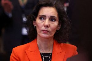 Featured image for article about Headlines