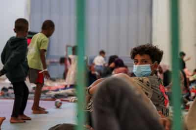 Image for Greece passes North Africa asylum ban amid rights groups' opposition