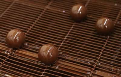 Image for Rising prices curb consumers’ taste for chocolate