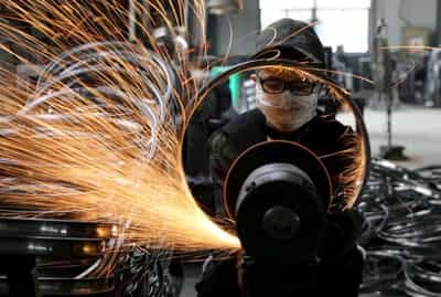 Image for U.S. recession fears darken outlook for global growth