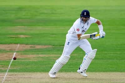 Image for Cricket-England captain Root shrugs off concerns over lbw run