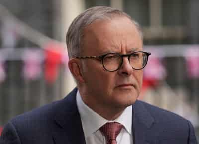 Image for Australia to begin talks on security, defence with EU