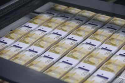 Image for Rouble strengthens as market anticipates possible capital controls