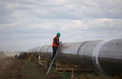 Image for EU seeks to cut remaining Russian gas ties, but legal options limited