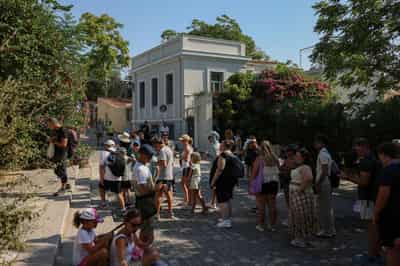 Image for Man attacks two tourists with knife near ancient Acropolis site in Greece