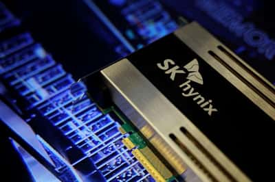 Image for Exclusive-SK Hynix in talks with Intel about deal to make memory chips in the US for the first time, sources say