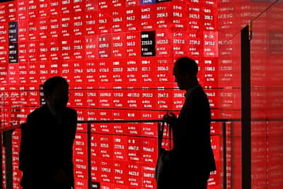 Image for Wall Street closes slightly lower near the end of a banner year; gold rebounds
