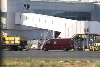 Image for Body of convicted war criminal Ratko Mladic returns to Serbia in government plane