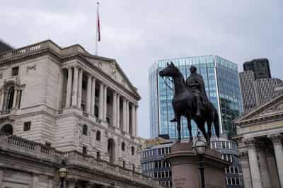 Image for Bank of England weekly repo tops 100 billion pounds for first time