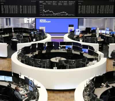 Image for European stocks slide to 1-month low on China slowdown fears