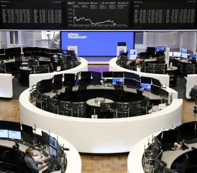 Image for European stocks slide to 1-month low on China slowdown fears