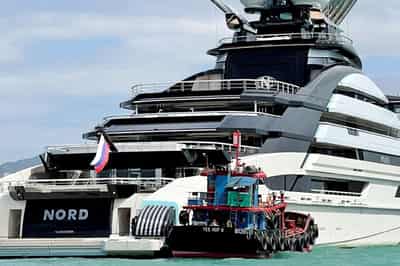 Image for Iran and US allowed Russian superyacht to cross Strait of Hormuz, source says