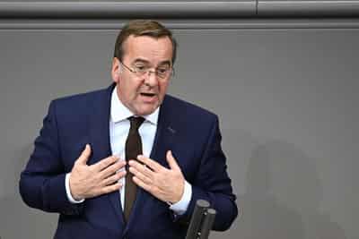 Image for France, Germany, Spain to resume delayed fighter talks, sources say
