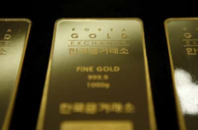 Image for Analysis-Entrenched premium leaves gold primed to climb despite surge in US bond yields