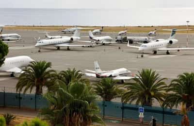 Image for France, Netherlands call for EU climate clampdown on private jets