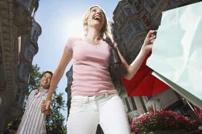 Image for Young People Predict Revival Of High Street Banks In The Cashless Age