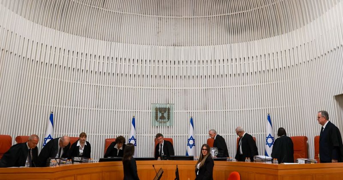 Israeli Arab leader quits election under pressure from court over