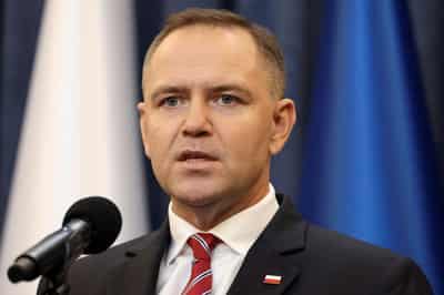 Image for Polish president's veto threatens Ukraine's Starlink access amid refugee aid dispute