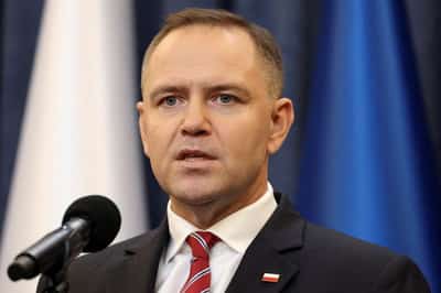 Image for Polish president's veto threatens Ukraine's Starlink access amid refugee aid dispute