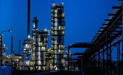 Image for Exclusive-Shell seeks buyers for stake in Germany's Schwedt refinery, sources say