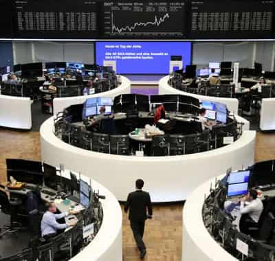 Image for European shares struggle for momentum on inflation worries, central bank moves awaited
