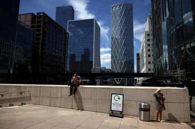Image for Shares struggle after hot UK inflation, New Zealand rate hike