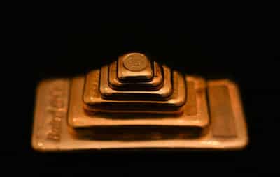 Image for Western retail demand for gold surges in rush for hard assets