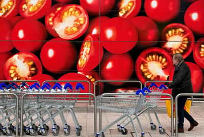 Image for UK’s Tesco forecasts profit rise as consumer sentiment improves