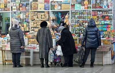 Image for Exclusive-Top Russian banker says sanctions-hit economy will slow in 2025